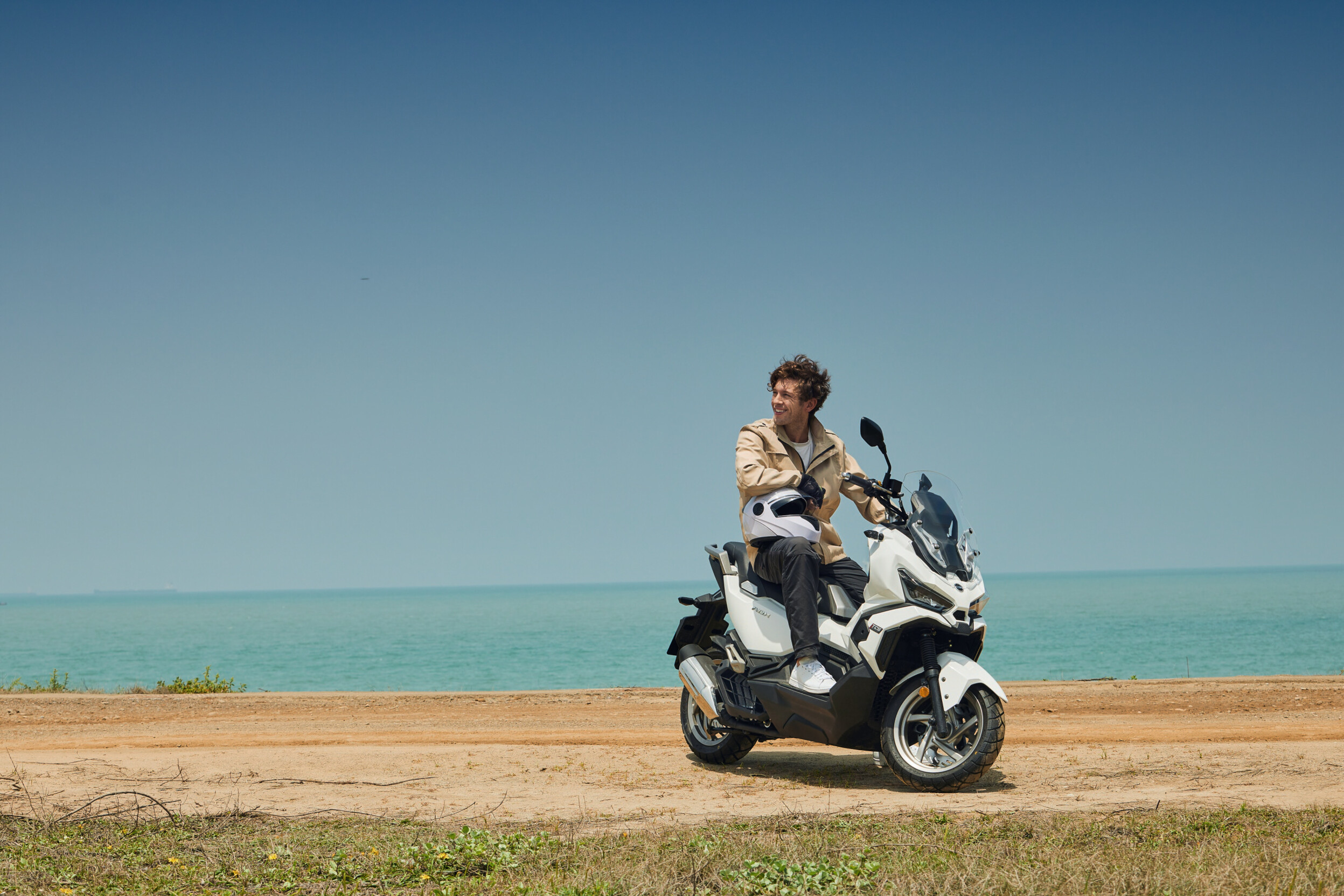 ADX 125